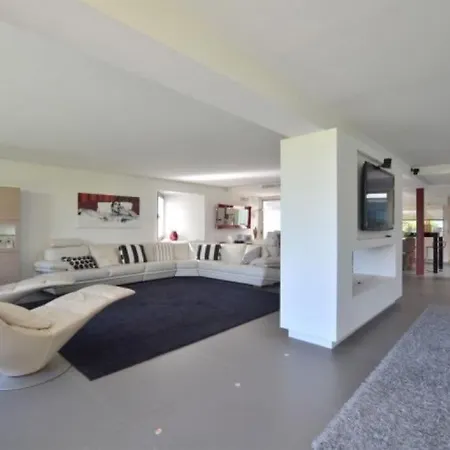 Villa Casa Monte, - Luxury Villa, Nueva Andalucia. Great For Families/golfers Marbella