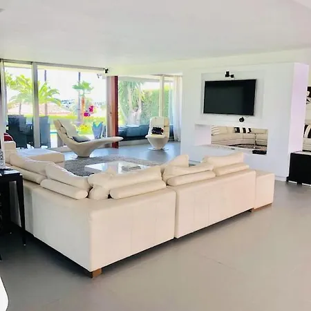 Casa Monte, - Luxury Villa, Nueva Andalucia. Great For Families/golfers