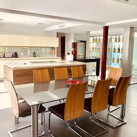 Casa Monte, - Luxury Villa, Nueva Andalucia. Great For Families/golfers Villa Marbella