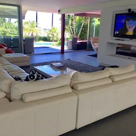 Casa Monte, - Luxury Villa, Nueva Andalucia. Great For Families/golfers Marbella