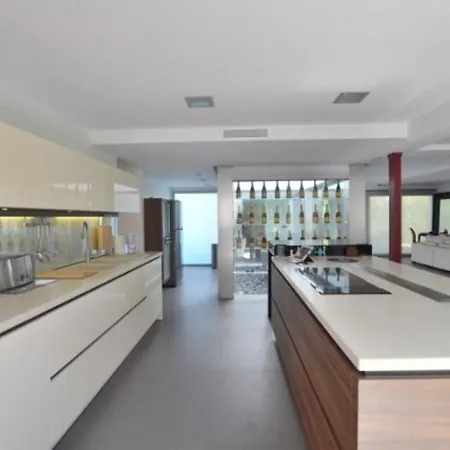 Casa Monte, - Luxury Villa, Nueva Andalucia. Great For Families/golfers Villa *